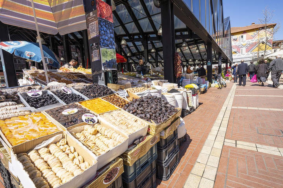Pazari i Ri bazaar Tirana
