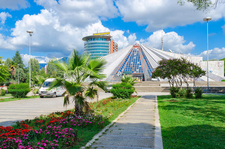 Piramide van Tirana