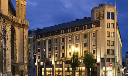 België