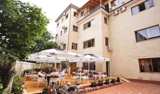 Albanië Tirana Vila e Arte