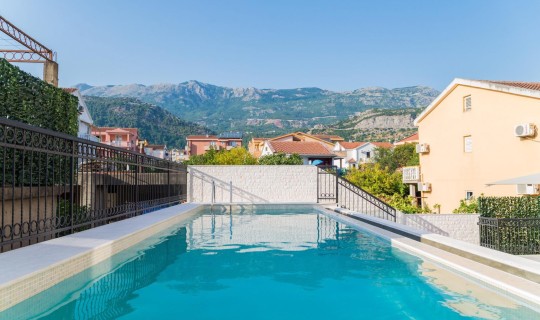 Montenegro  Kadmo by Aycon