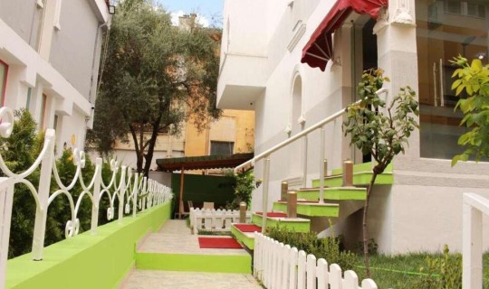 Albanië Tirana Hotel Theranda