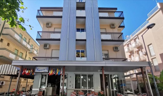 Italië  Nanni Garni