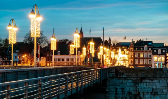 Nederland Maastricht Sfeervolle kerstcruise van Maastricht via België naar Nijmegen