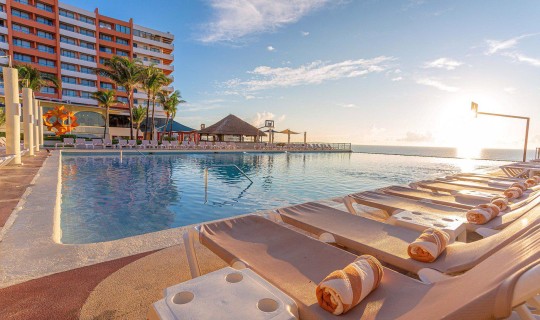 Mexico  Crown Paradise Club Cancun