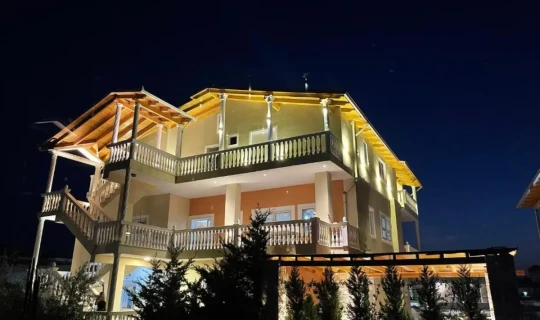 Albanië  Vila Arial