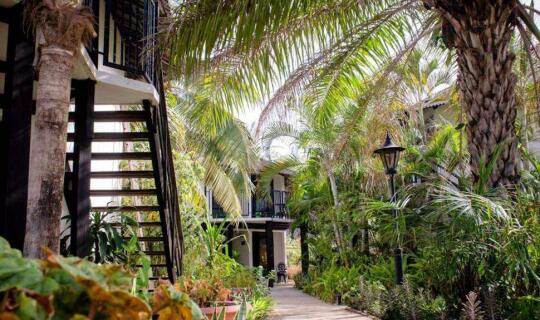 Gambia  Bakotu Hotel